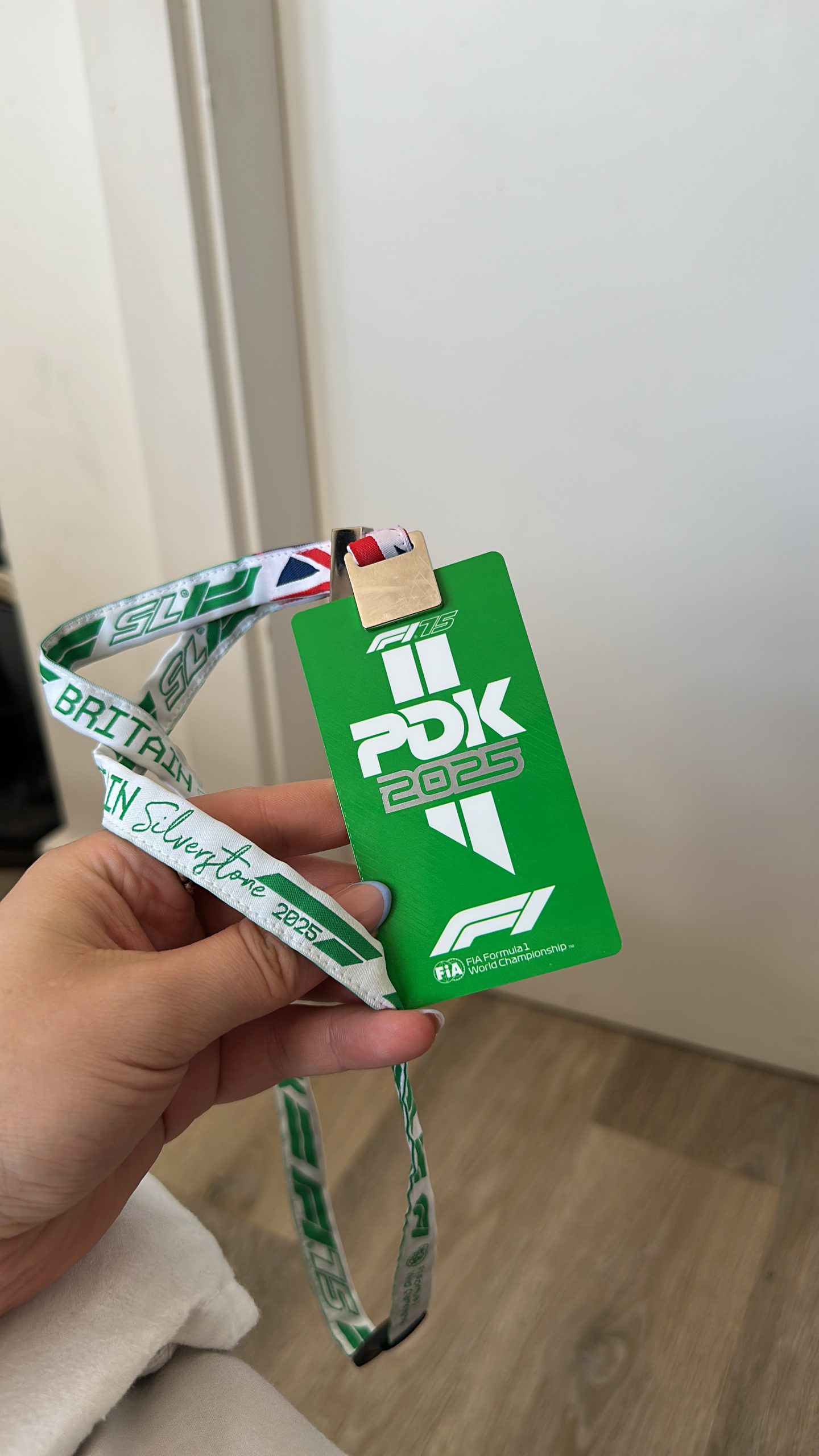 6BCEF593-B0B7-45D8-8708-D0E8DE3D753B